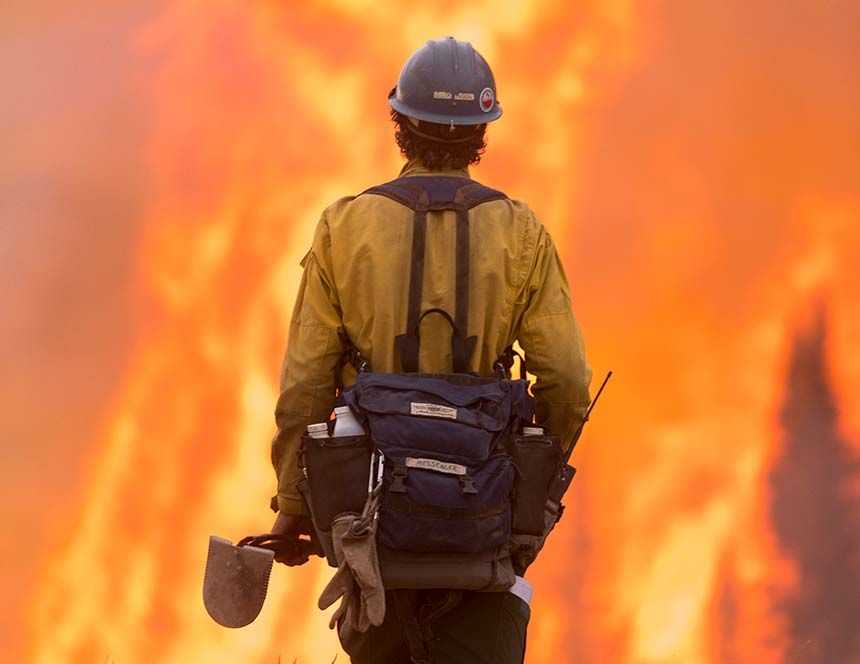 Incendies Géants - Pompier face au feu - GeoramaTV